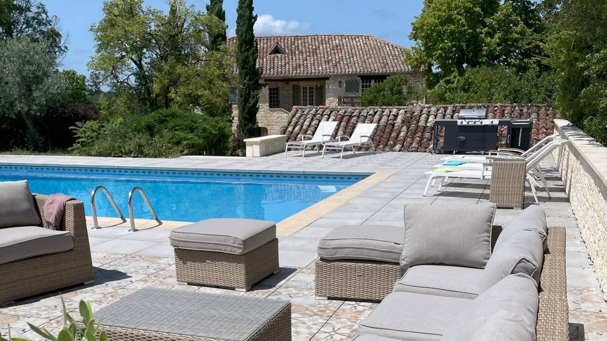 Villeseque House | SUPERB 18th century stone house with heated swimming pool and large garden