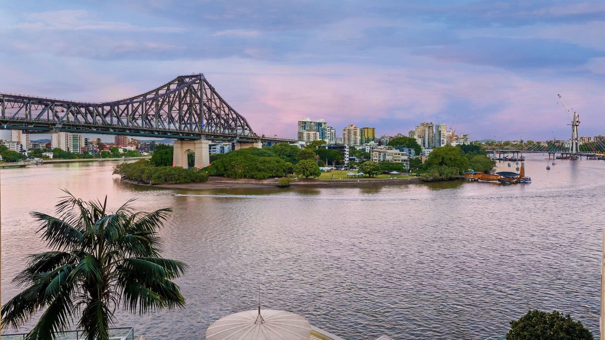 Fortitude Valley Apartment | Superb! 2Bed, 2Bath, 1Car, VIEWS ~ CBD