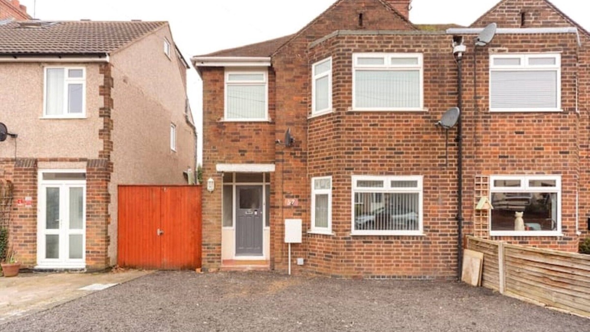 Acresford House | Superb 3 Bed Sleeps 7 Families/Contractors NEC