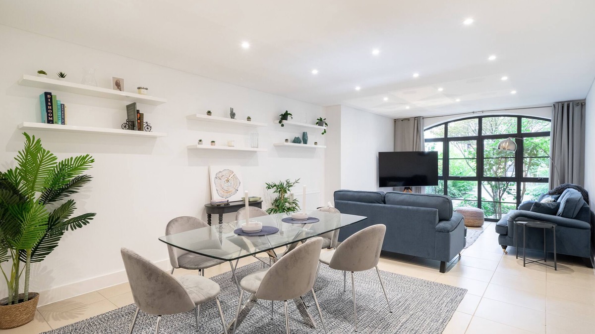 Covent Garden House | SUPERB 3 BEDROOM AND OFFICE COVENT GARDEN HOUSE