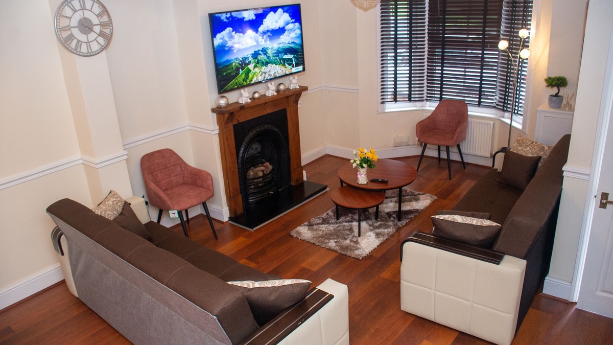 Northampton House | Superb 3 bedroom house