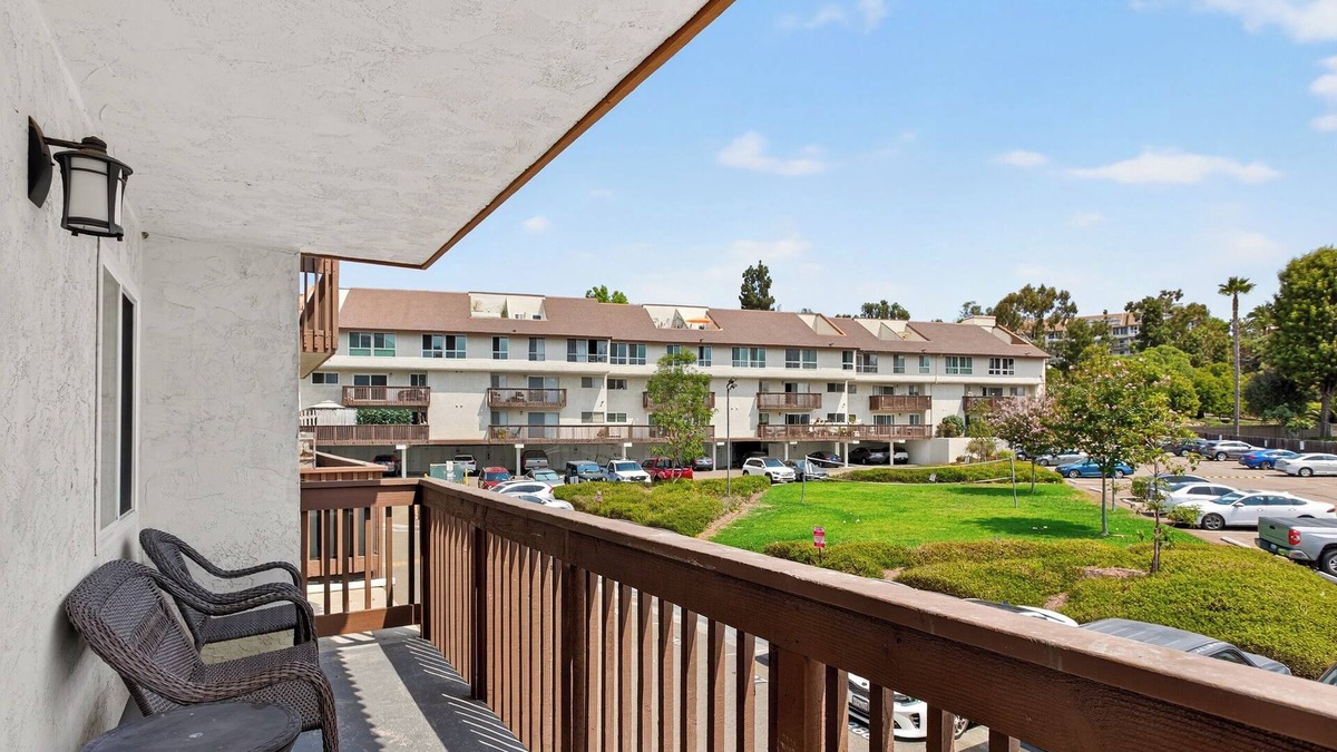 Grantville Condo | Superb 3-bedroom remodeled condo in sunny San Diego