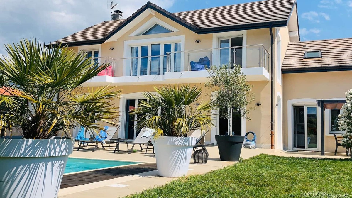 Divonne-les-Bains House | Superb 330m² villa sleeping 11, heated pool, terrace and garden