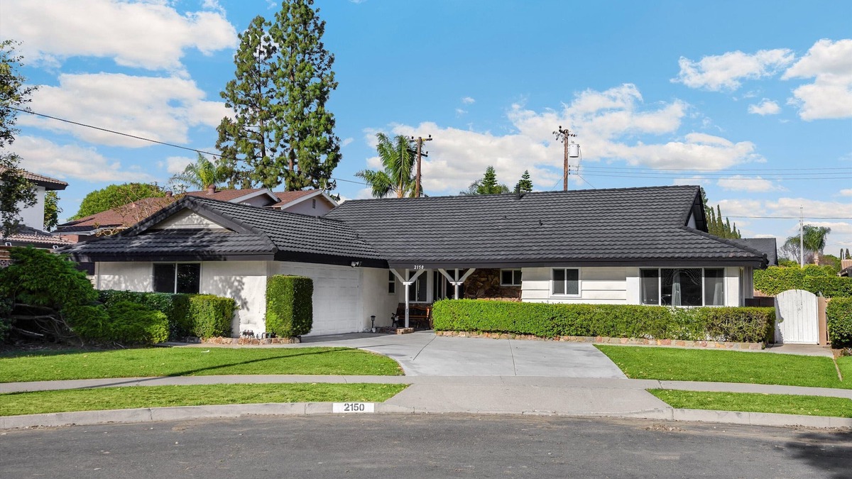 Placentia House | Superb 4-bedroom house/6 Beds 15 minutes to Disneyland!
