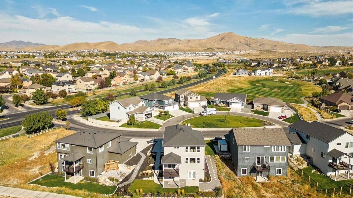 Eagle Mountain House | Superb 5-bedroom haven in Eagle Mountain w/Cinema!