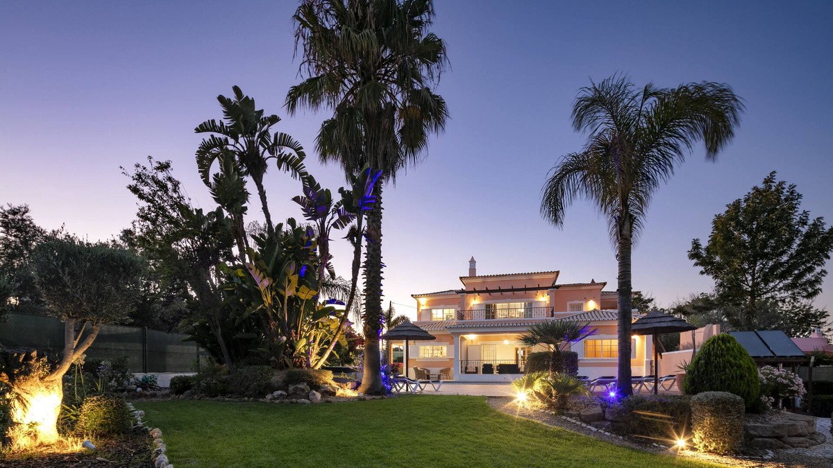 Carvoeiro Villa | Superb 5-bedroomed All Ensuite, Villa. *Heatable Pool * Hot tub * Beer Keg.