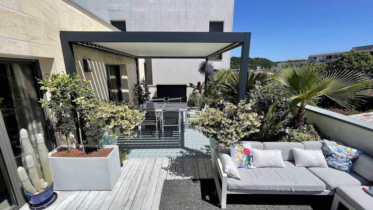 Bastide Apartment | Superb 75m2 apartment, 40m2 terrace facing south, 2 bedrooms. Near downtown