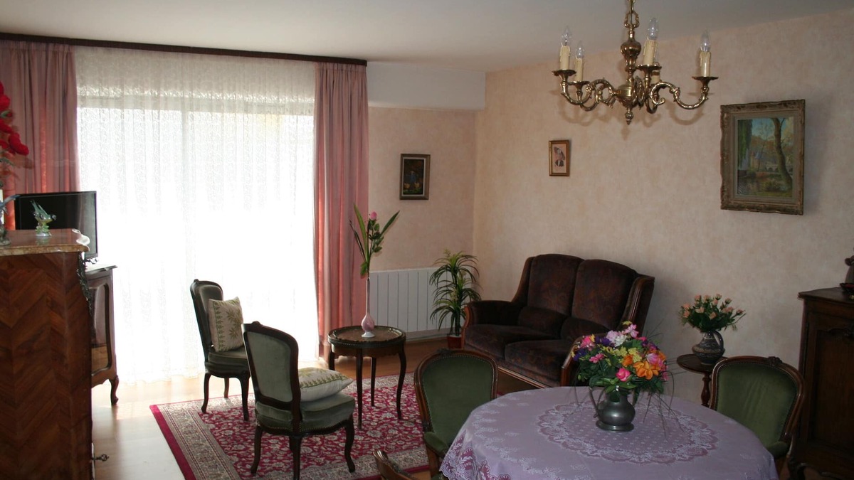 Perigueux Apartment | Superb apartment, downtown, private parking, quiet with elevator