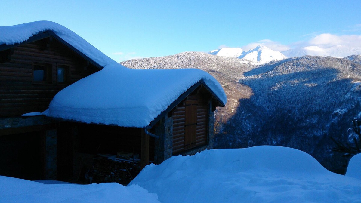 Ax-les-Thermes Apartment | Superb apartment in a wood frame house Chalet in Ax 3 Domaines - Bonascre