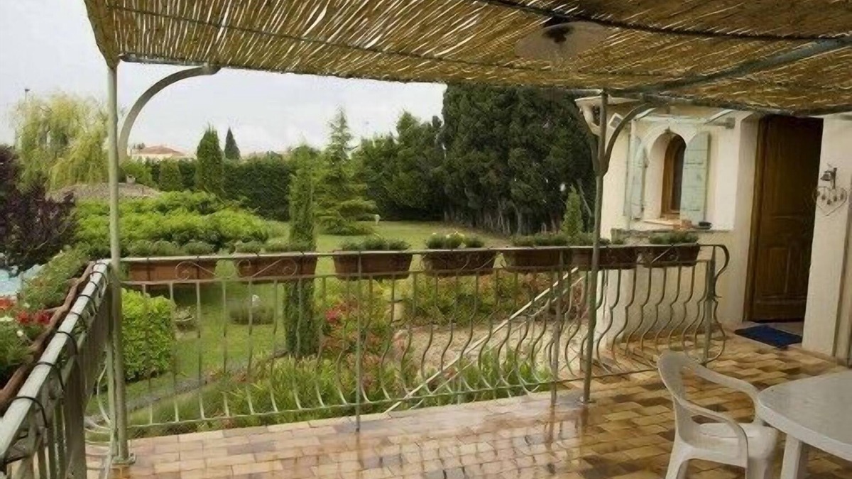 Chateaurenard Apartment | Superb apartment of 120 m2 in provencal mas of the owners