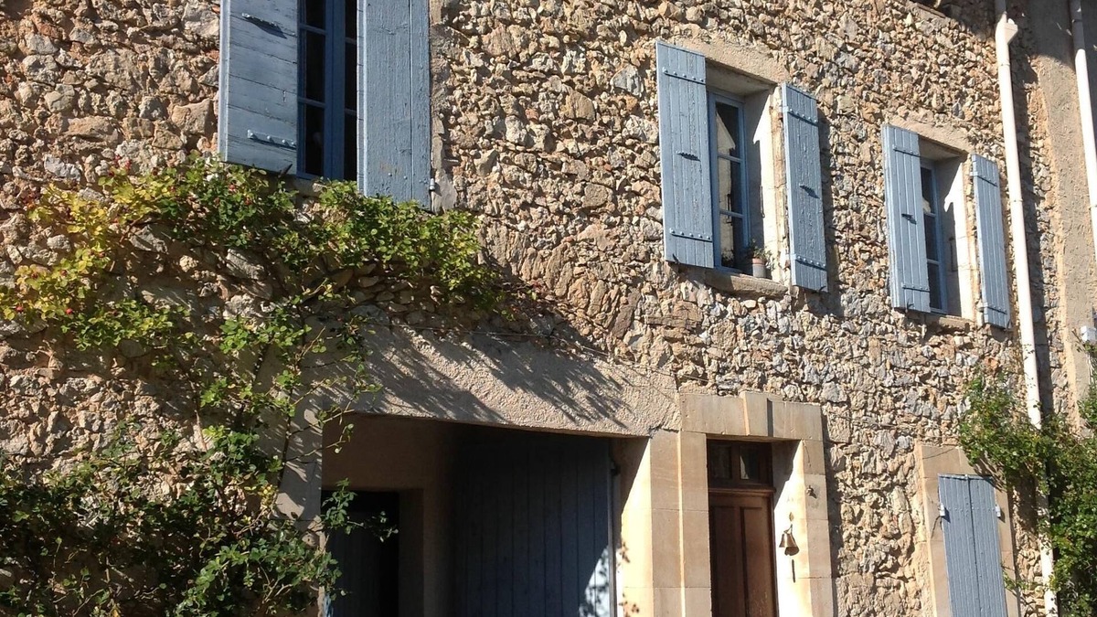 Le Barroux Apartment | Superb apartment on the 2nd and top floor of a village house!