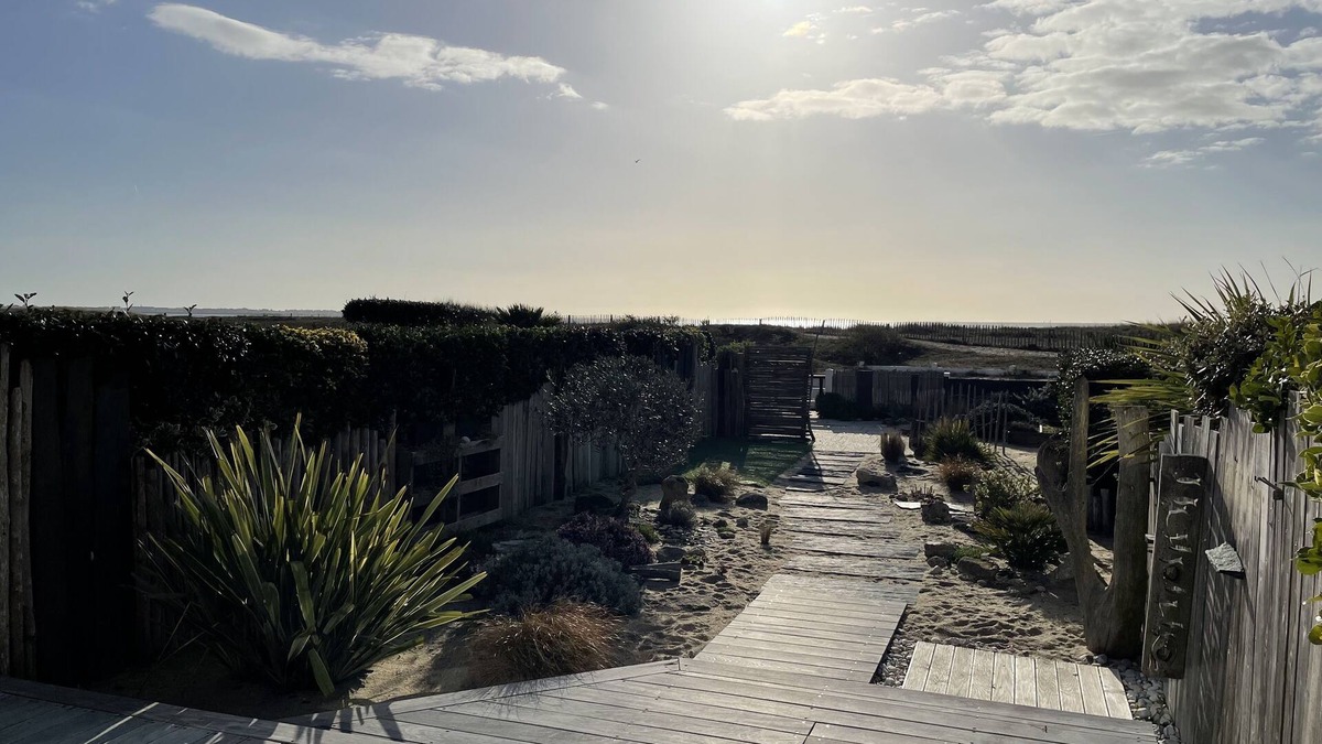 La Turballe Apartment | Superb apartment with garden "feet in the water".