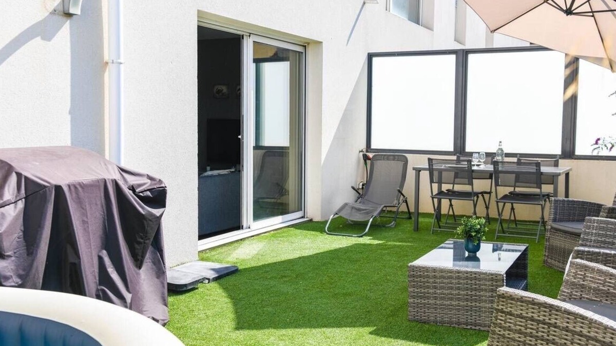 La Capelette Apartment | Superb apartments with private garage, terrace and swimming pool
