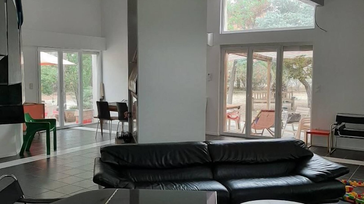 Salses-le-Chateau Villa | Superb architect designed villa 230m2 with air conditioning in fenced wooded park