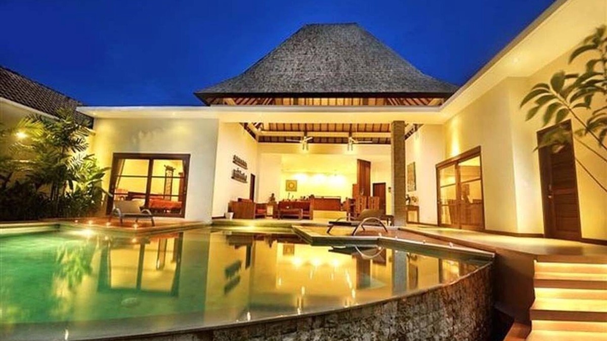 North Legian House | Superb architect-designed villa ideally located in the heart of Seminyak