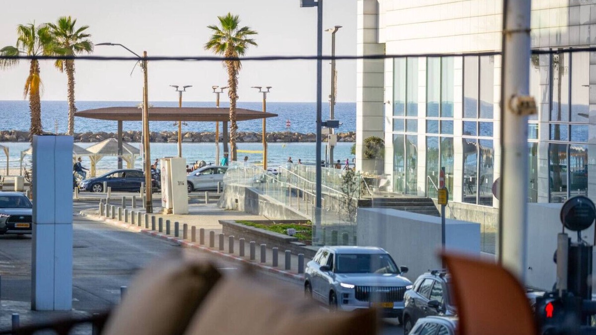 Tel Aviv Promenade Apartment | Superb Beach Apartment next to Kampinski