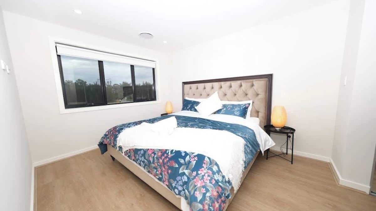 Box Hill House | Superb bnew 4 Bedroom House in Box Hill