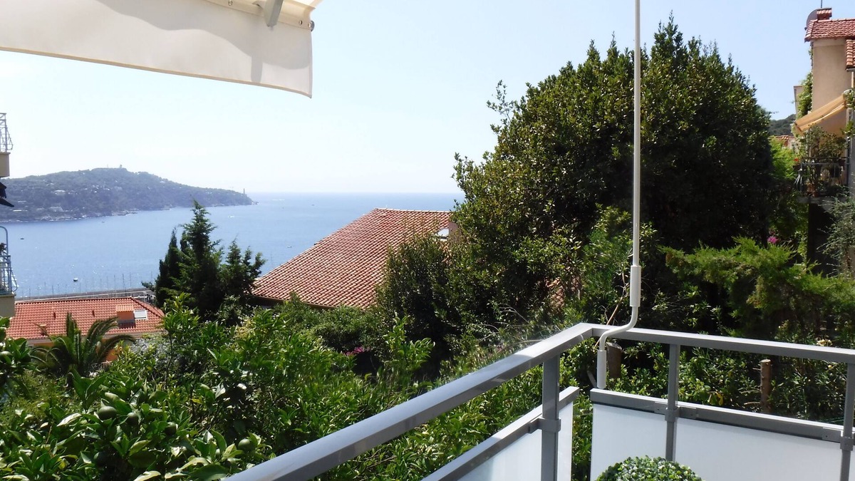 Villefranche-sur-Mer Apartment | Superb, bright studio with balcony and sea view