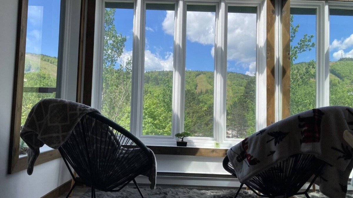 Stoneham Apartment | Superb condo facing Stoneham ski slopes!