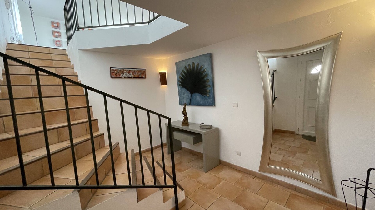 Tournefeuille Apartment | Superb city center apartment in quiet private garden