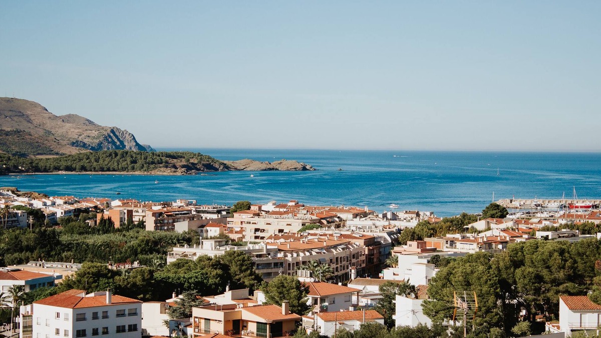 Llanca Apartment | Superb comfortable apartment with breathtaking sea and mountain views
