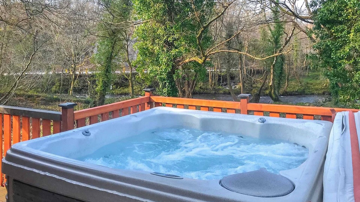 Bethesda Ski Chalet | Superb contemporary one bedroom lodge with one double.