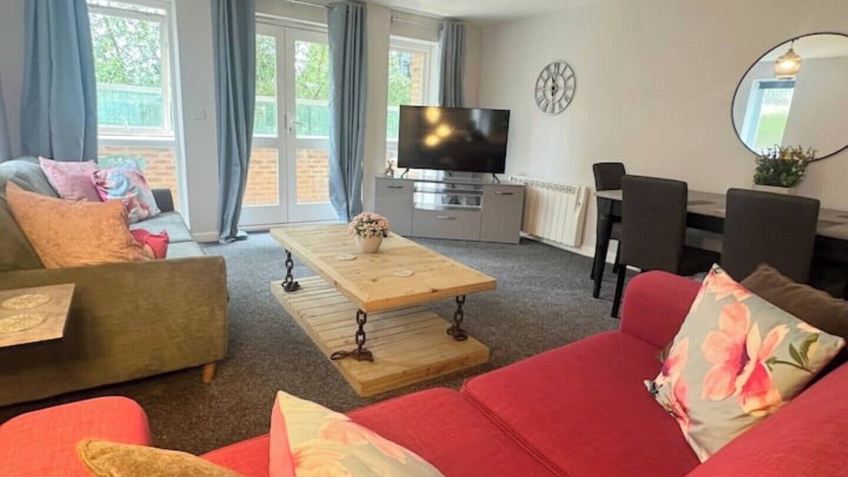 Derby Apartment | Superb Deluxe Large apartment