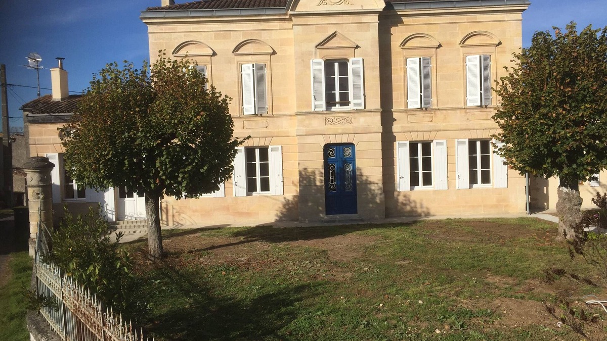 Saint-Vivien-de-Blaye Apartment | Superb gîte in the Bordeaux countryside