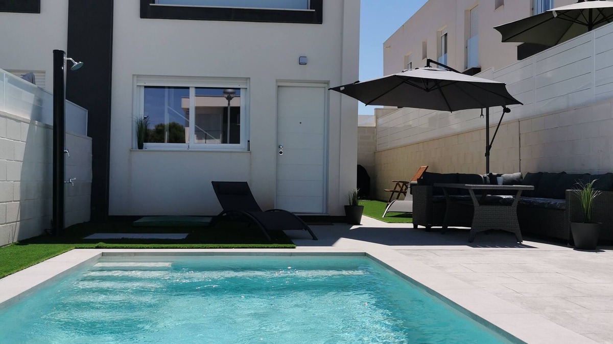 Gran Alacant Villa | Superb house * 6p with private pool & Garden & Parking *