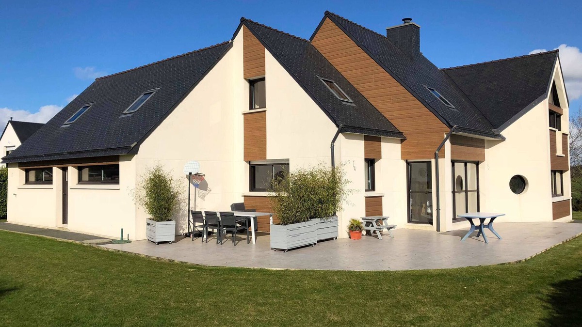 Sainte-Seve House | superb house ideally located 220 m2
