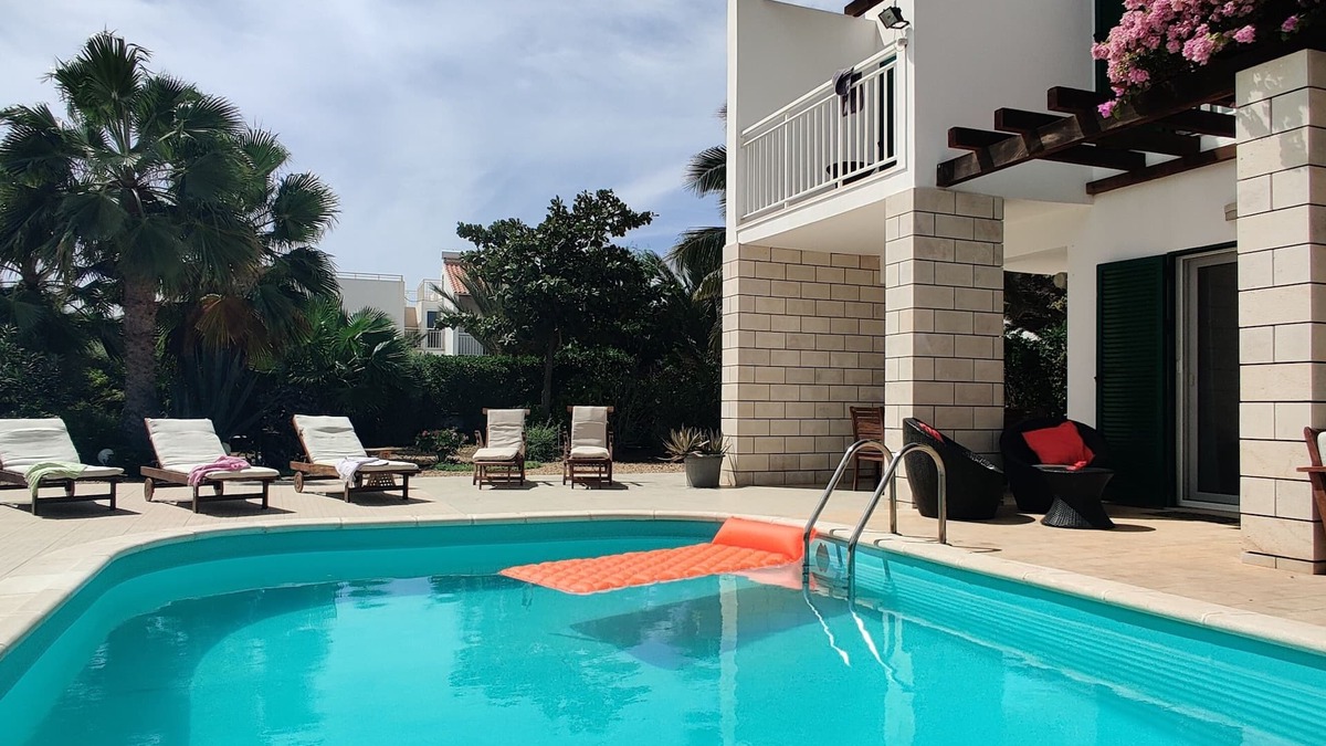 Santa Maria Villa | Superb large private villa with pool