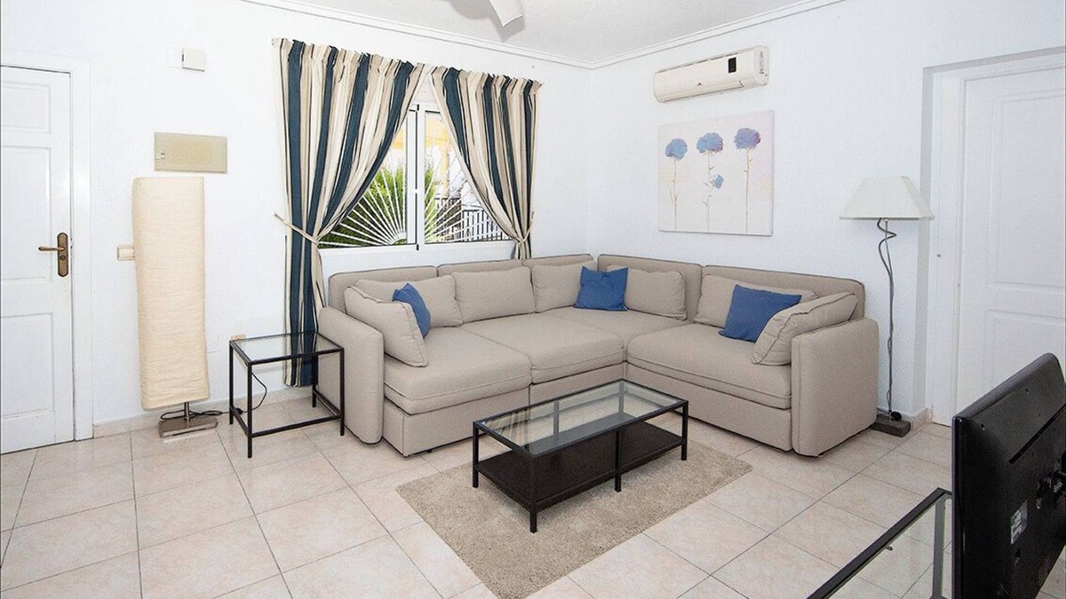 Rojales Villa | Superb Location with Great Outside Space