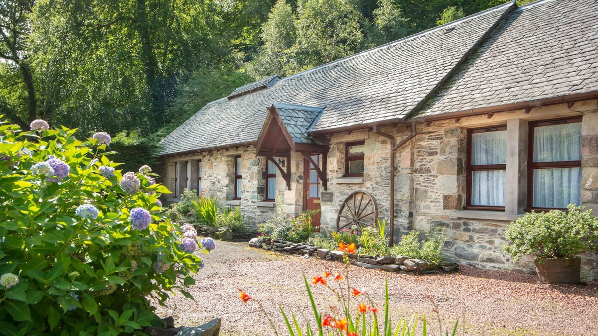 Luss Cottage | Superb, Luxury Holiday Cottage in Luss, Loch Lomond National Park