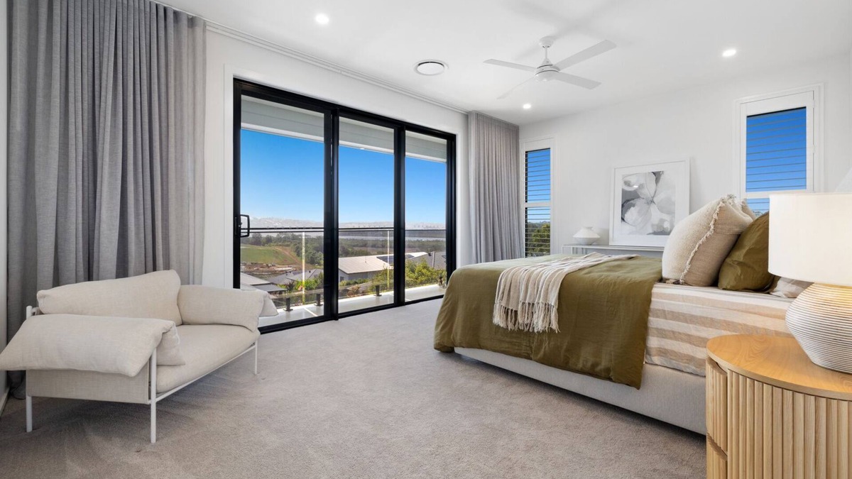 Banora Point House | SUPERB LUXURY HOME - CONVENIENT LOCATION