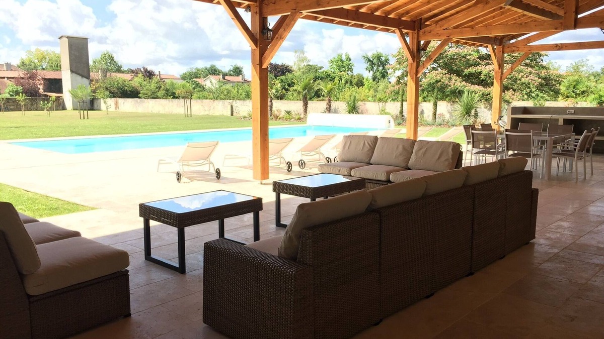 Plaisance House | Superb Manor House with heated Salt Water Pool & 16m outdoor covered terrace.