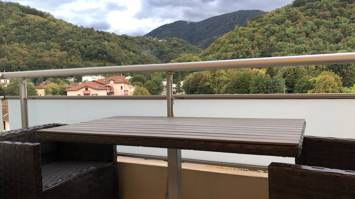 Gieres Apartment | Superb renovated air-conditioned apartment with private parking space
