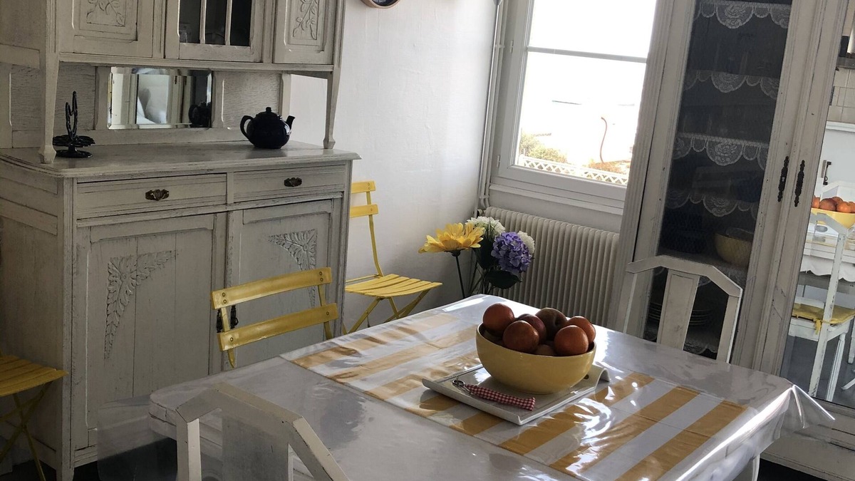 Luc-sur-Mer Condo | Superb sea-facing duplex for 4 people