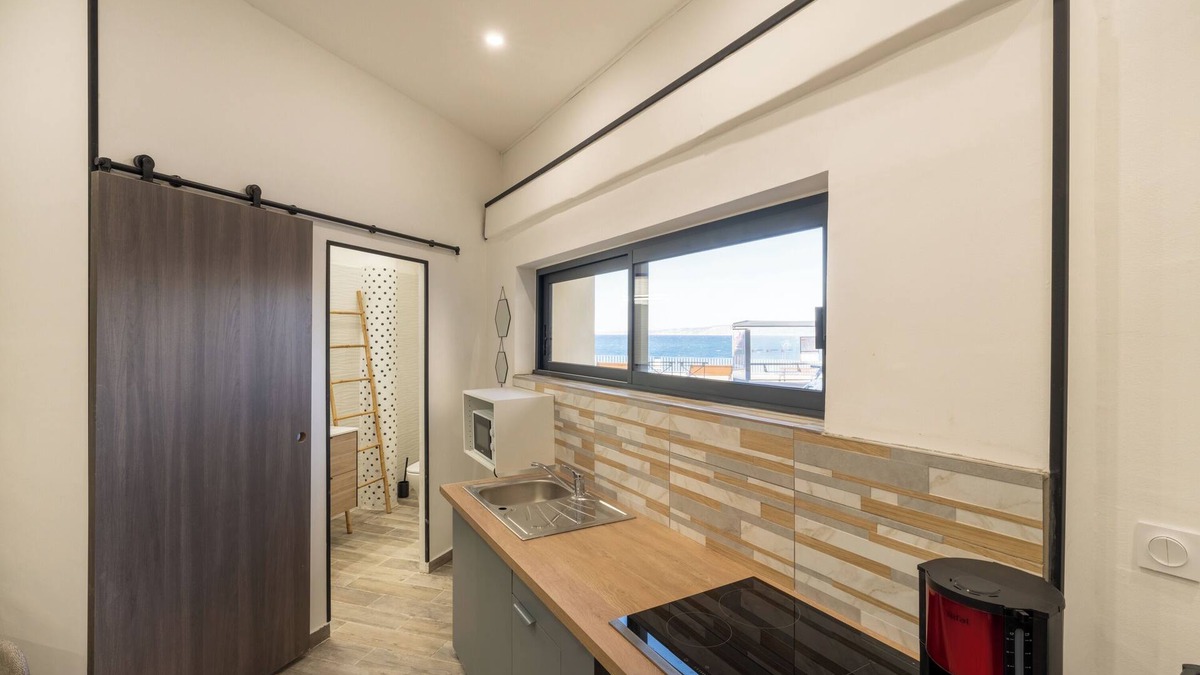 Roucas-Blanc Apartment | Superb sea view, cosy apartment