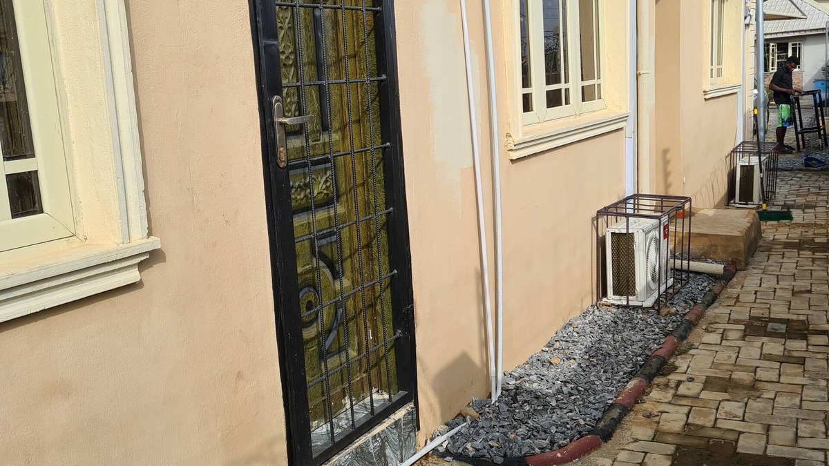Ibadan Apartment | Superb self contained One bed BQ apt Oluyole Akala express road Ibadan