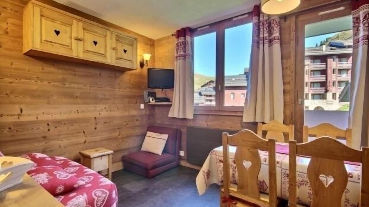 Belle Plagne Apartment | Superb studio-cabin for 4 on the slopes, balcony, ski locker, parking