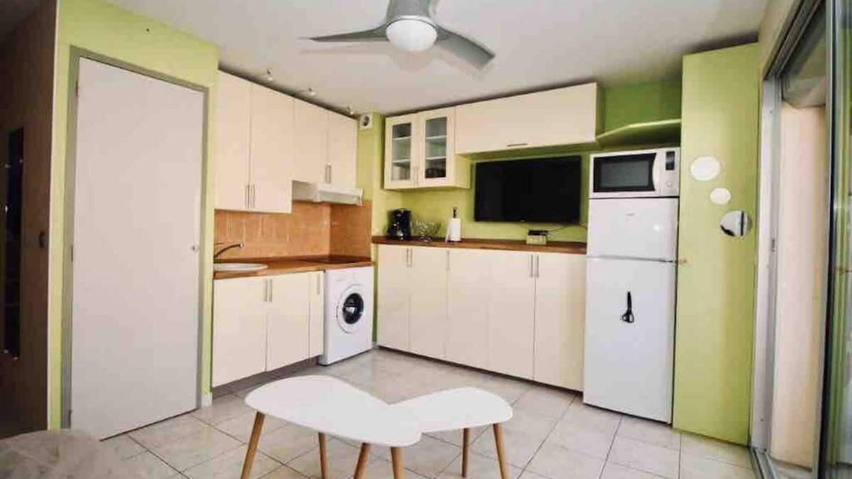 Le Port Apartment | Superb T2 near beach with parking and swimming pool
