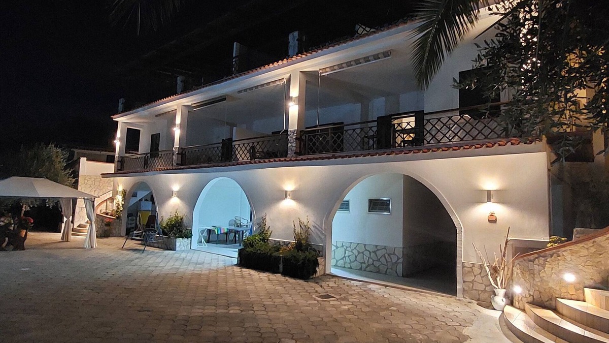 Peschici Apartment | Superb Three-room apartment on the ground floor of a villa with swimming pool