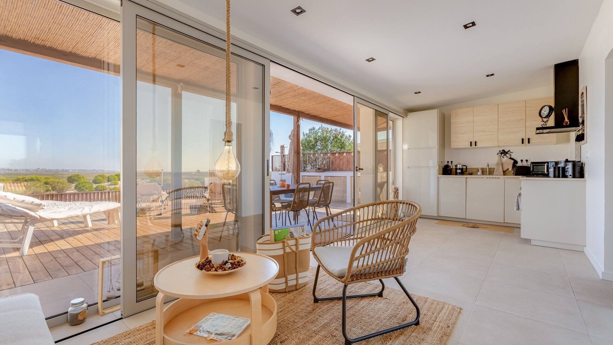 Olhao House | Superb townhouse house on the island of Armona
