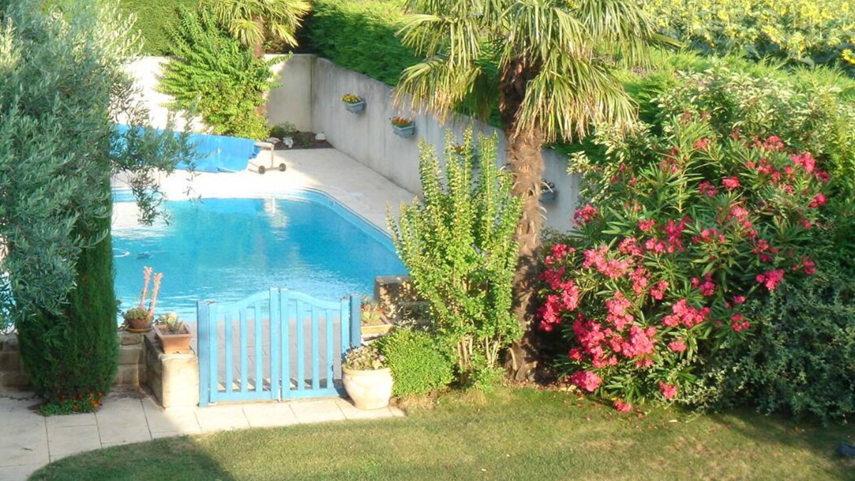 Chateauneuf-sur-Isere House | Superb villa with pool in the drome
