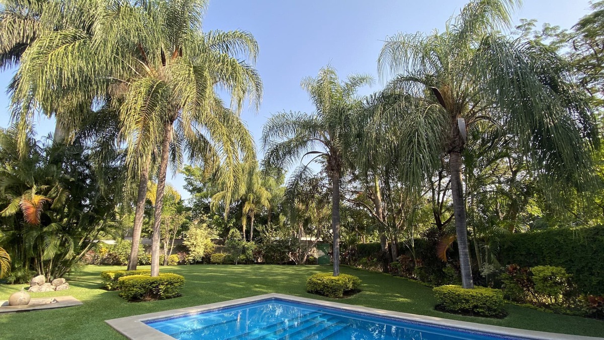 Tezoyuca House | Superb Villa Retreat in a beautiful gated community. Walking from local shops.