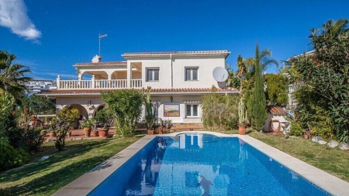 Mijas Villa | Superb villa Sea views Heatable pool 5 min walk to beach & all amenities