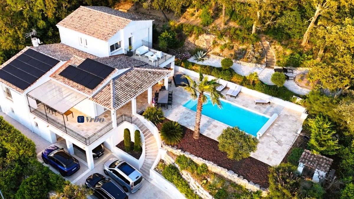 Sainte-Maxime Villa | Superb Villa with stunning views of the Sea & Hills at 1.5km from the beach