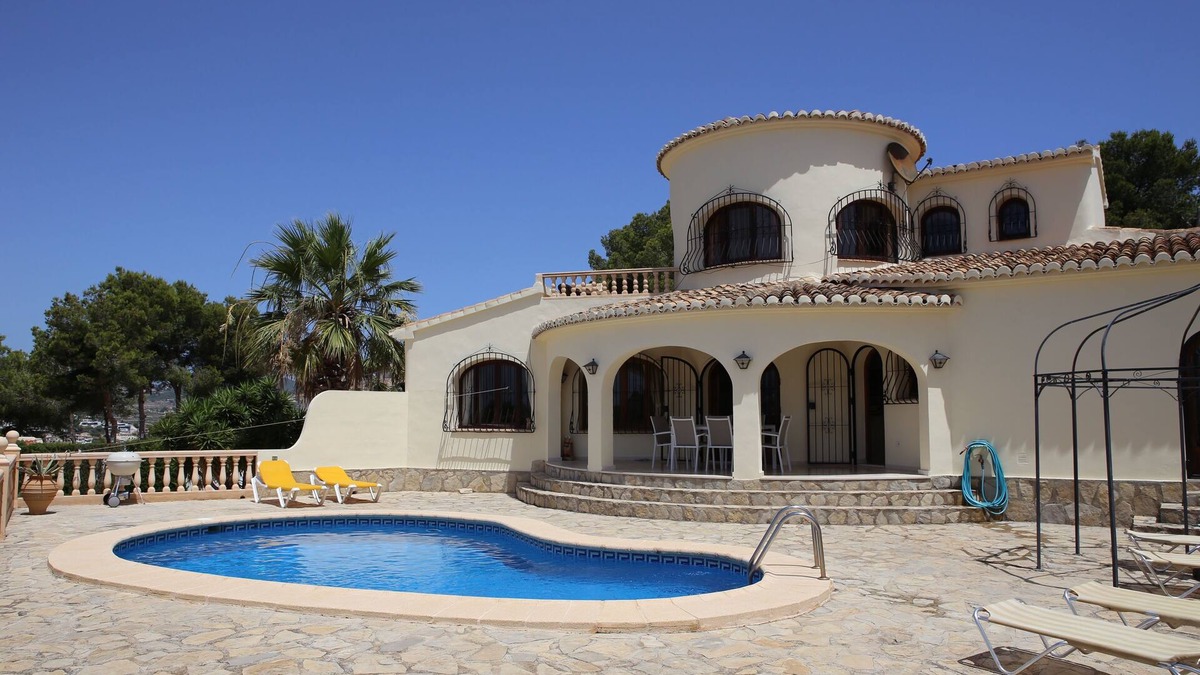 Paichi Villa | Superb villa with heated private pool - stunning sea and mountain views- Air con