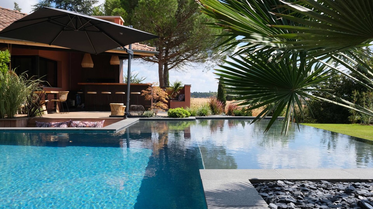 Flourens Villa | Superb Villa with infinity pool & 40 m2 Ecolodge Spa cabin for 8