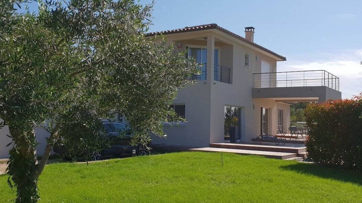 Caveirac House | Superb villa with private pool, south-facing, quiet, ideally located